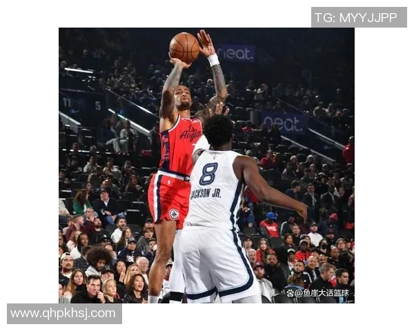 快船队击败灰熊，保持不败势头