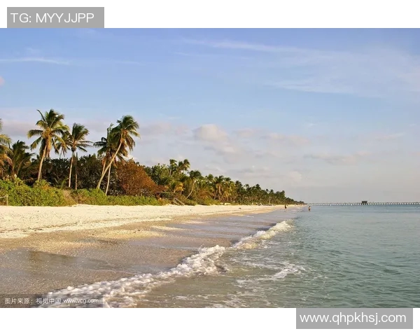 那不勒斯推出夏季海滩活动，吸引当地居民和游客参与